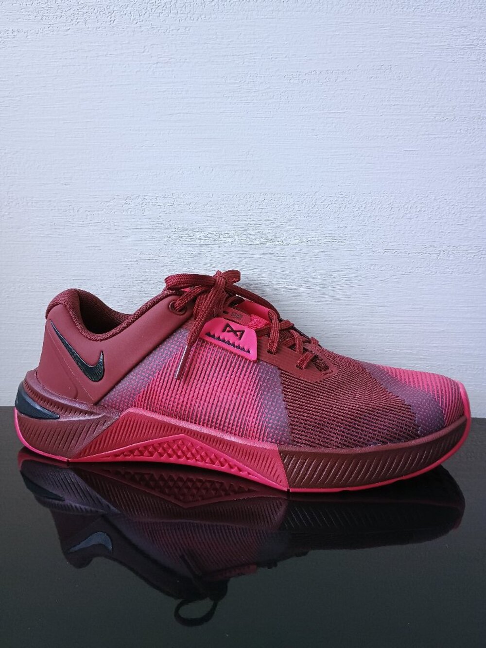 Nike Men's Metcon 10 Lightweight Mesh Sneaker in Amazing Dark Team Red/Dark Red